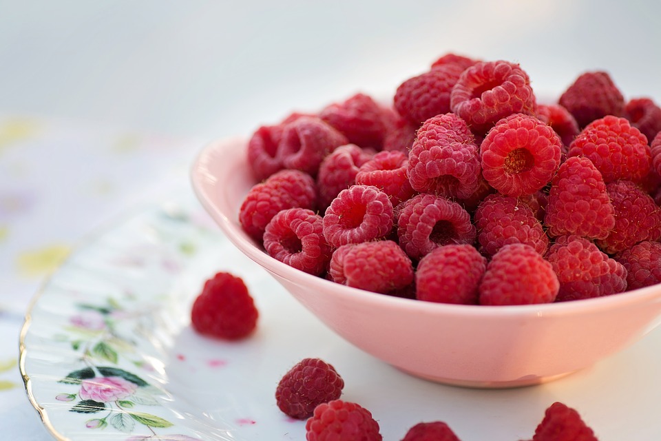 raspberries-2665619-960-720.jpg